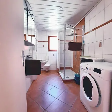 225 N.n. Apartment *